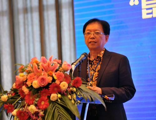 董事长林子敬致辞上汽集团乘用车公司副总经理吴明作报告同济大学教授