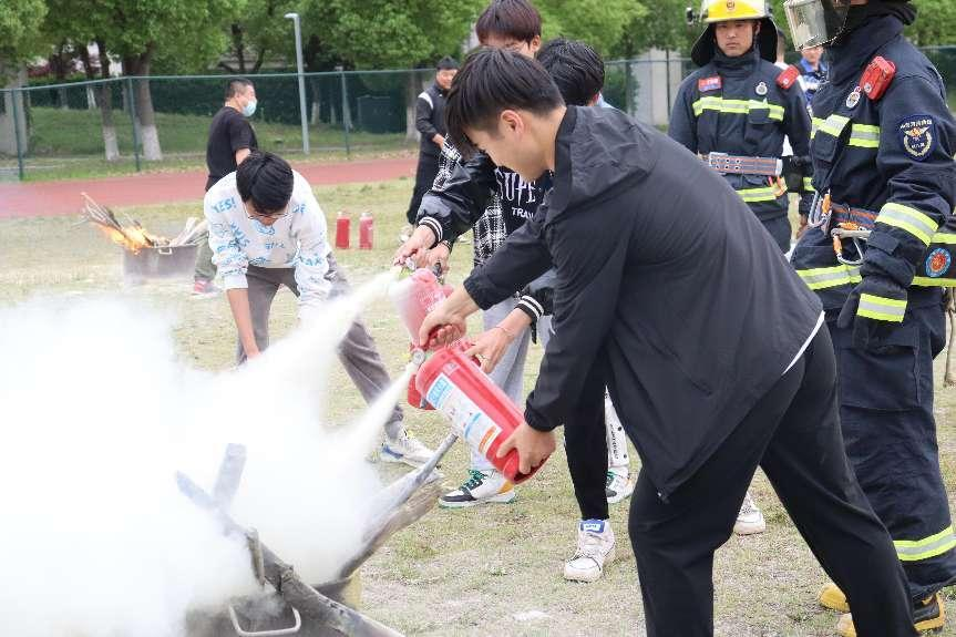 我校顺利开展2023年实验室安全应急演练