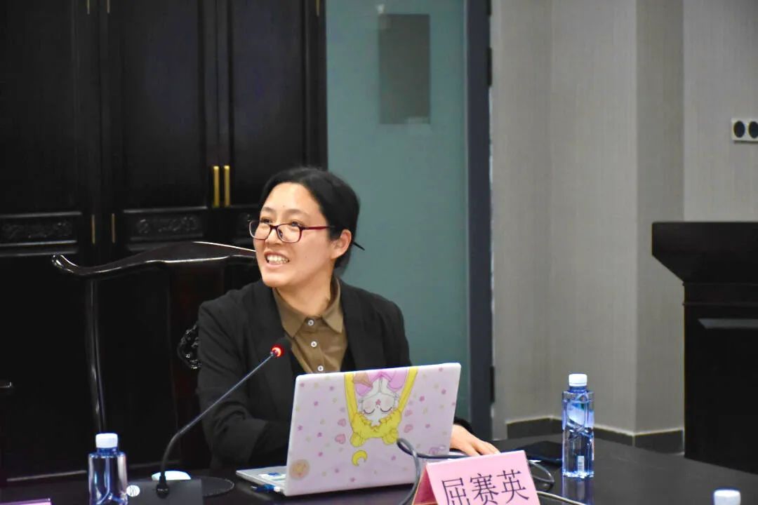 综合办张智怡副处长和赵丽敏老师作为成员代表发言,围绕校企合作,教育