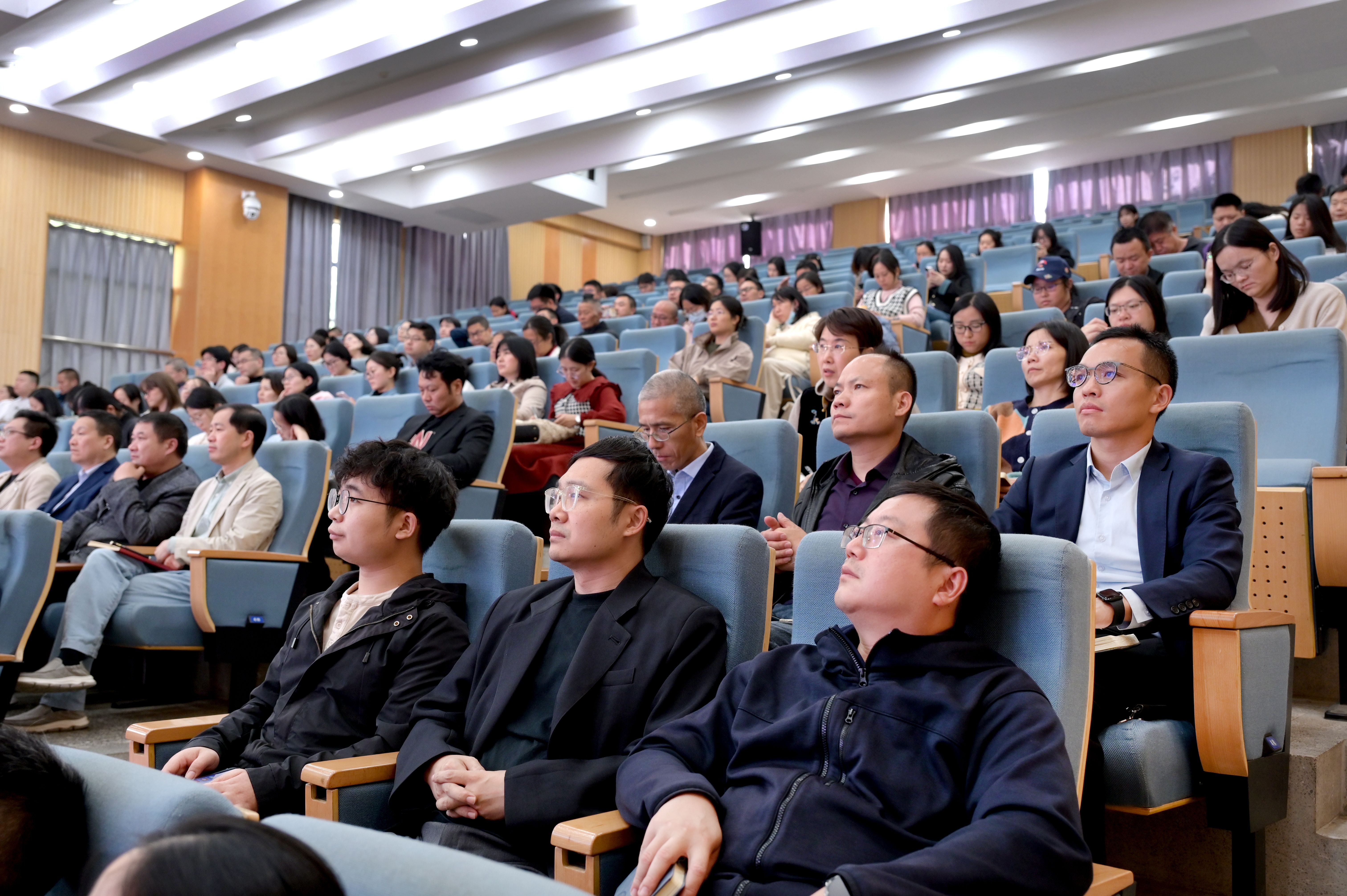 强化人才培养质量 打造卓越教育体系 | 硅湖职业技术学院 2024-2025 学年第一学期教职工大会启幕